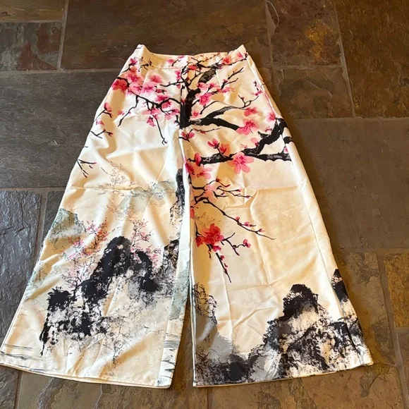 Source Unknown Floral Wide Leg Pants - Cream and Pink - Picture 1 of 5